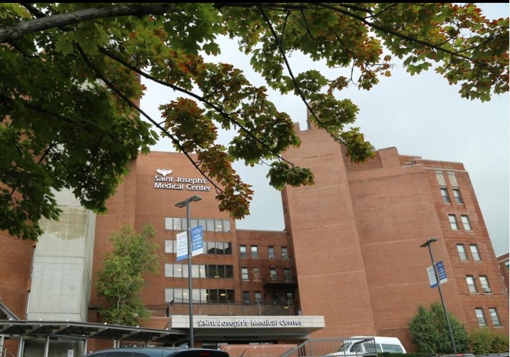 Building entrance of Saint Joseph\'s Medical Center